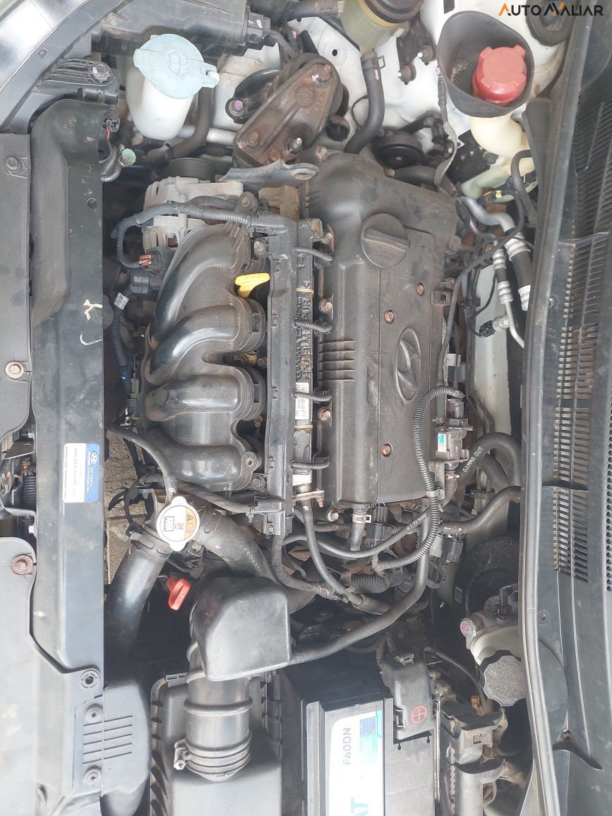 HYUNDAI HB20S 1.6 COMFORT PLUS 16V FLEX 4P AUTOMATICO