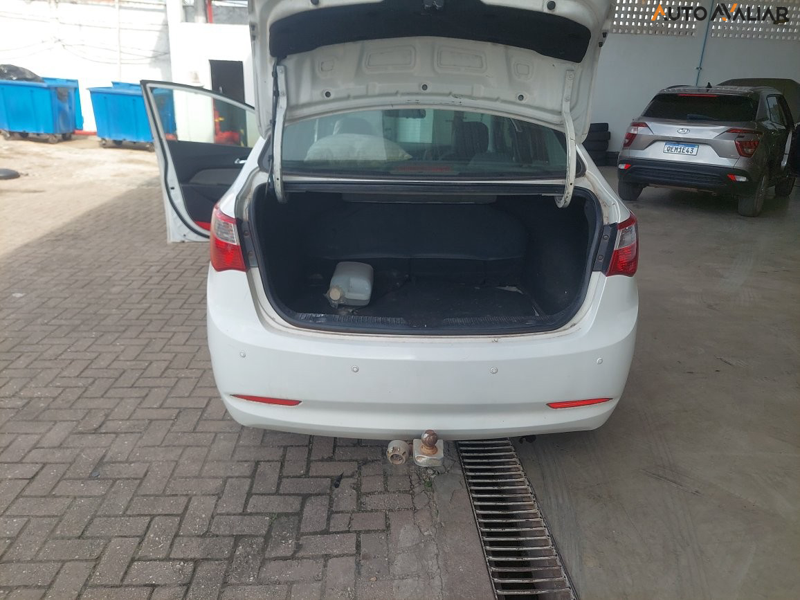 HYUNDAI HB20S 1.6 COMFORT PLUS 16V FLEX 4P AUTOMATICO