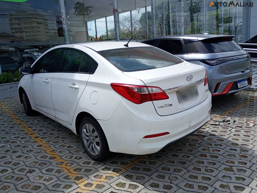 HYUNDAI HB20S 1.6 COMFORT PLUS 16V FLEX 4P AUTOMATICO