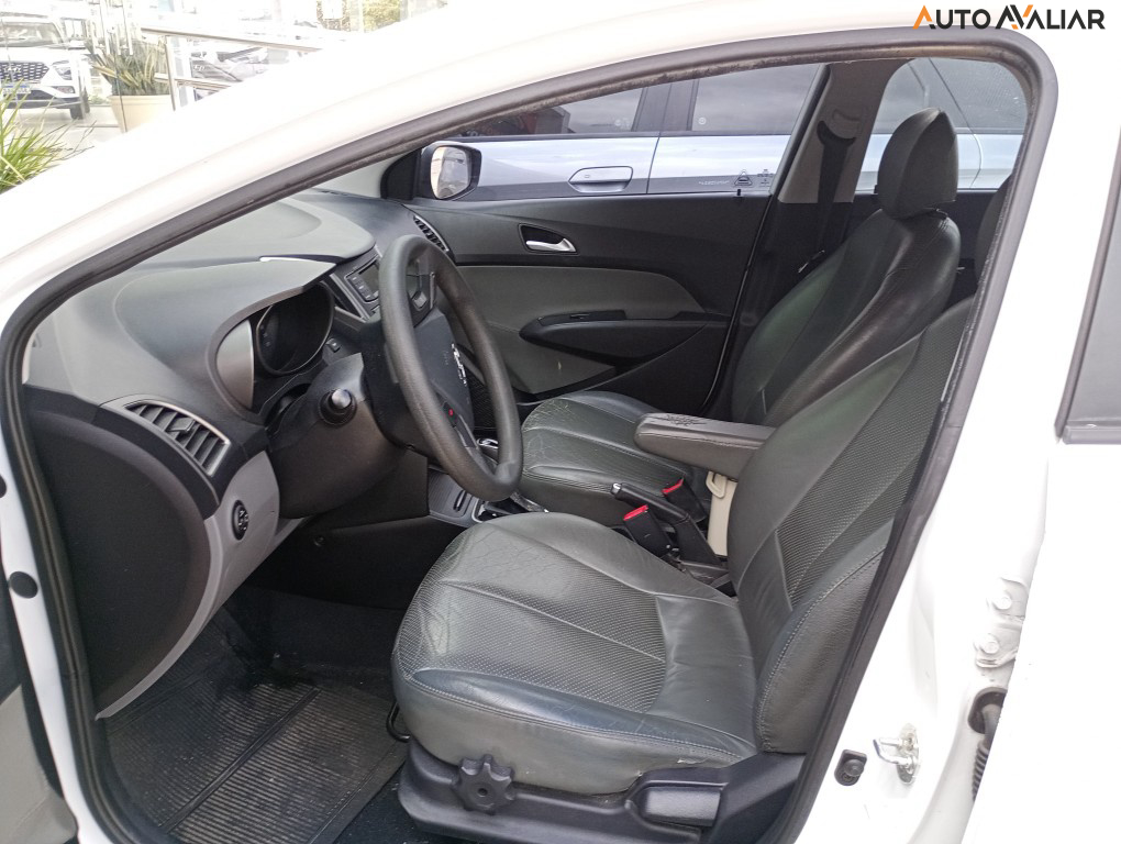 HYUNDAI HB20S 1.6 COMFORT PLUS 16V FLEX 4P AUTOMATICO