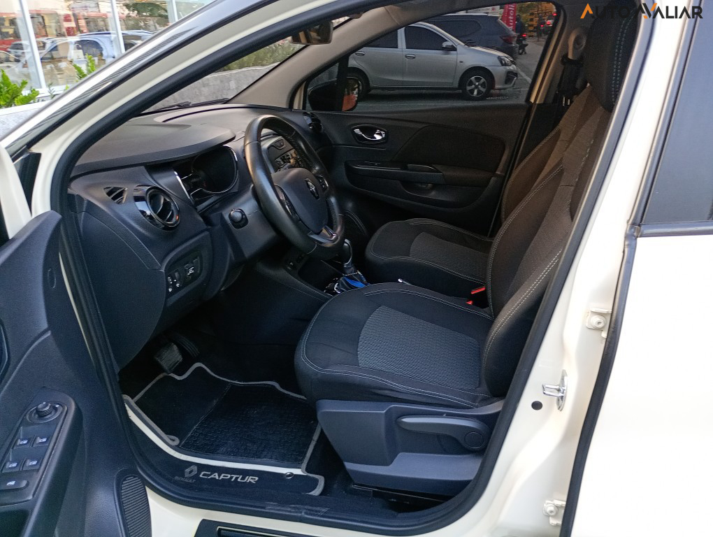 RENAULT CAPTUR 1.6 16V SCE FLEX LIFE X-TRONIC