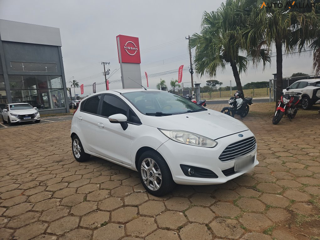 FORD FIESTA 1.6 SE HATCH 16V FLEX 4P POWERSHIFT
