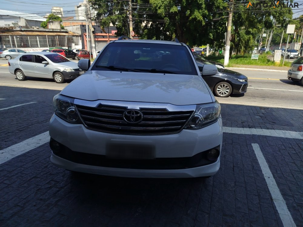 TOYOTA HILUX SW4 2.7 SR 4X2 16V FLEX 4P AUTOMATICO