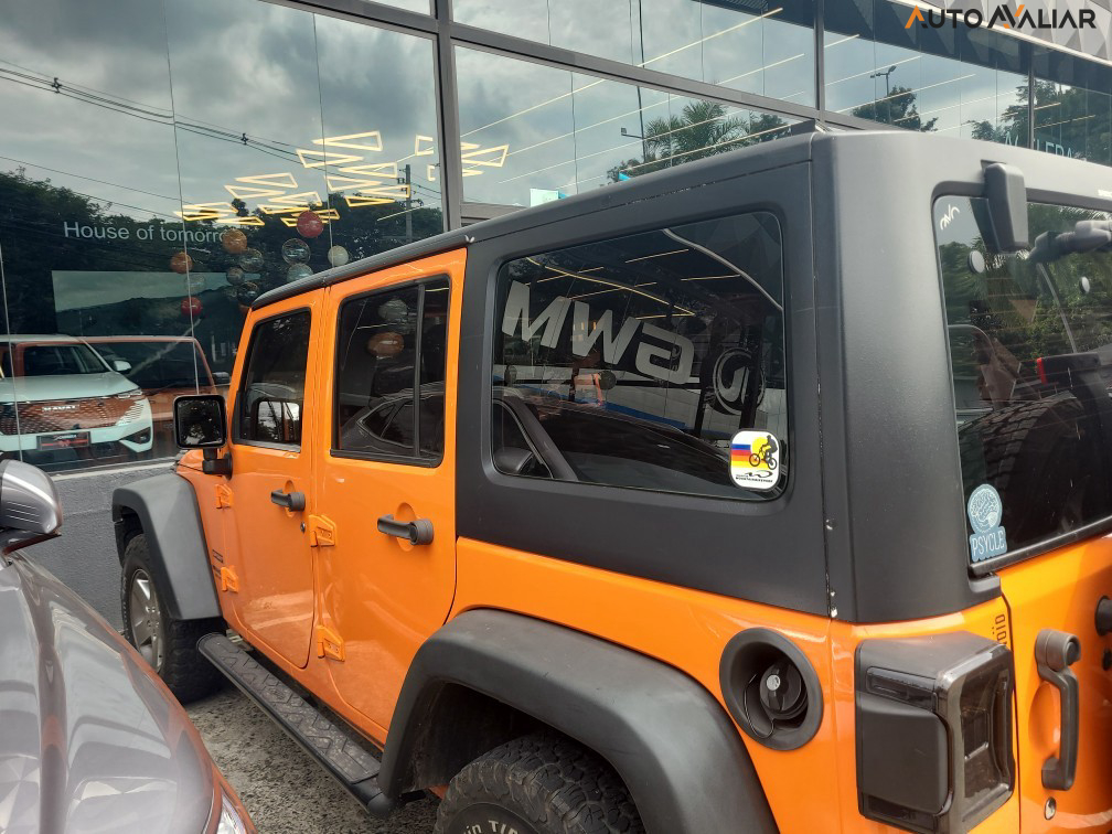 JEEP WRANGLER 3.6 UNLIMITED SPORT 4X4 V6 GASOLINA 4P AUTOMATICO