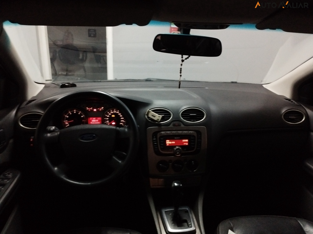 FORD FOCUS 2.0 GLX SEDAN 16V GASOLINA 4P AUTOMATICO