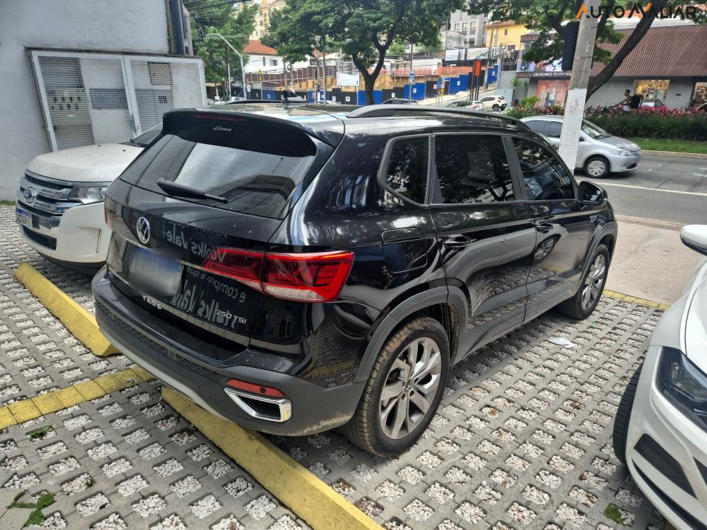 VOLKSWAGEN TAOS 1.4 250 TSI TOTAL FLEX COMFORTLINE AUTOMÁTICO
