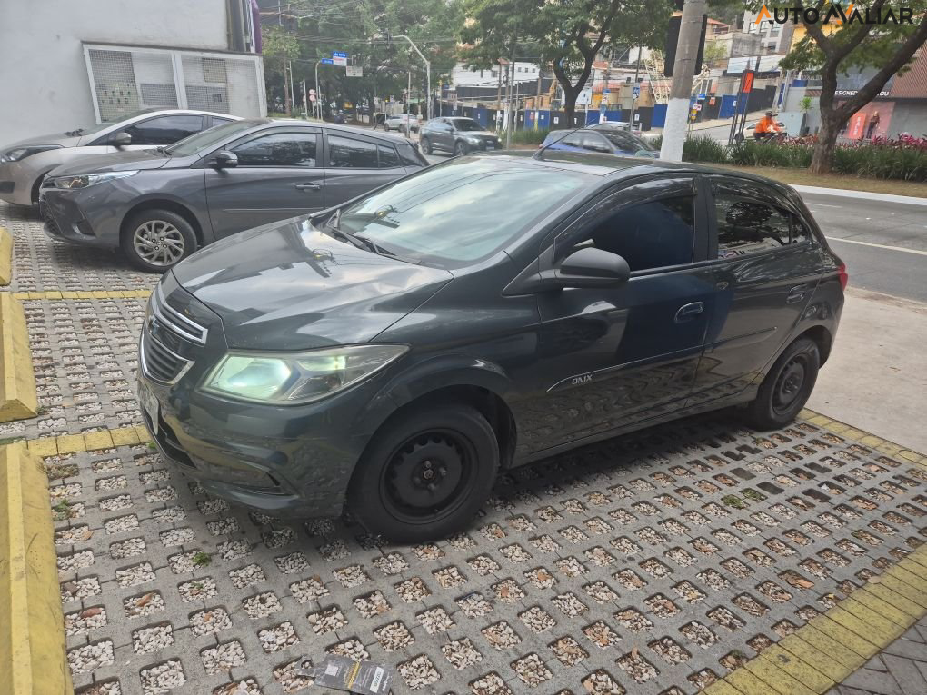 CHEVROLET ONIX 1.0 MPFI LT 8V FLEX 4P MANUAL