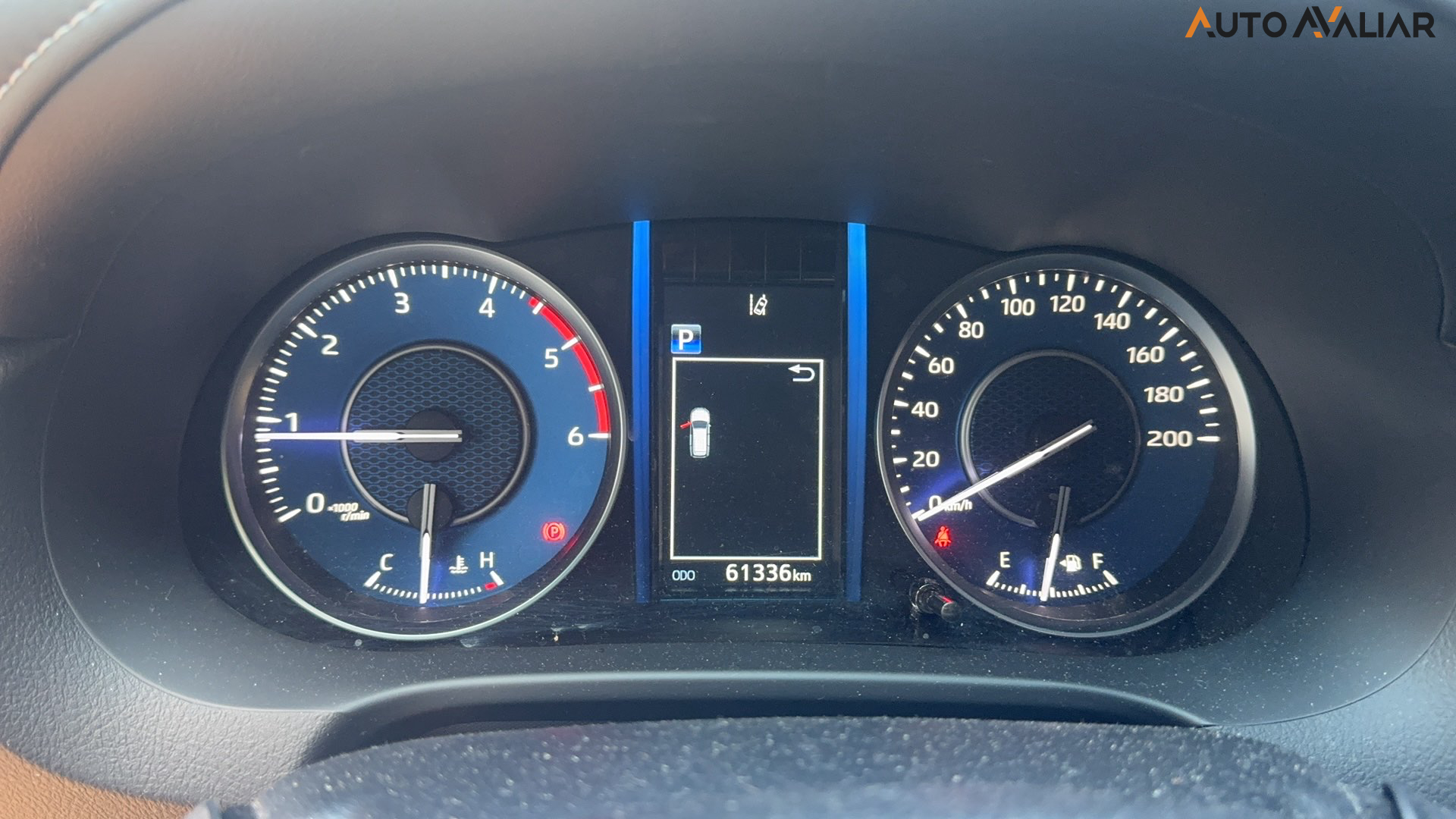 TOYOTA HILUX SW4 2.8 D-4D TURBO DIESEL SRX 4X4 AUTOMÁTICO