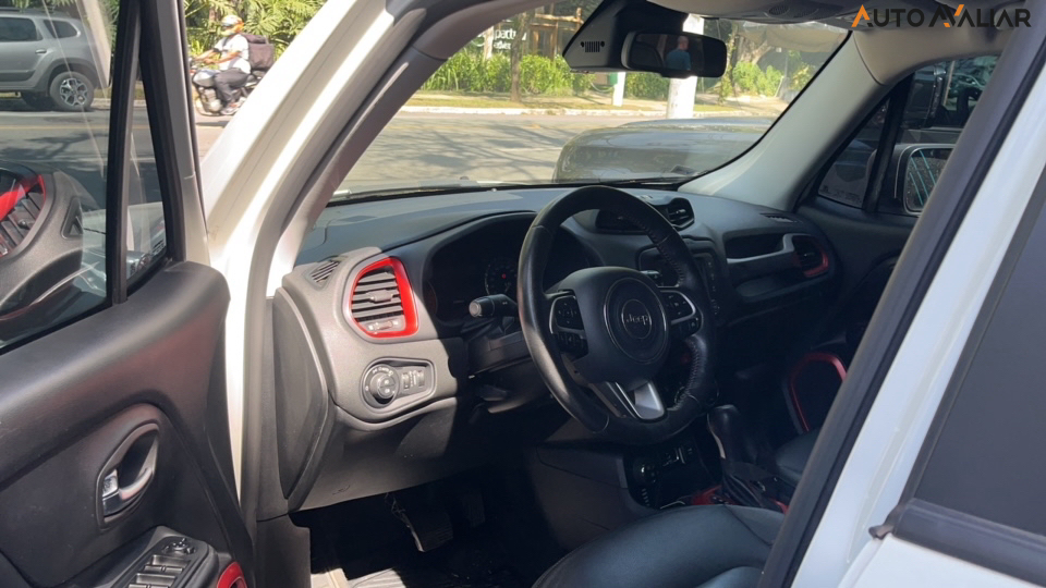 JEEP RENEGADE 2.0 16V TURBO DIESEL TRAILHAWK 4P 4X4 AUTOMATICO