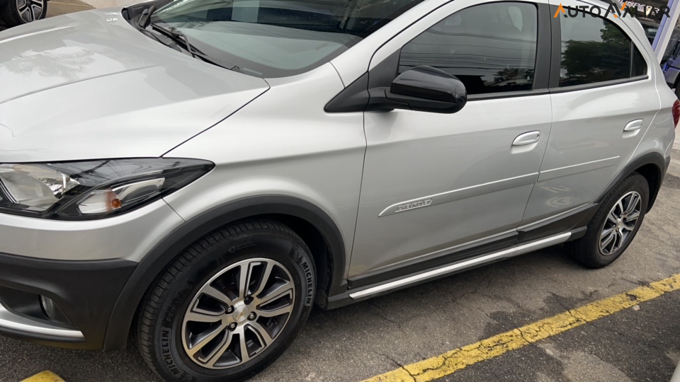 CHEVROLET ONIX 1.4 MPFI ACTIV 8V FLEX 4P AUTOMATICO