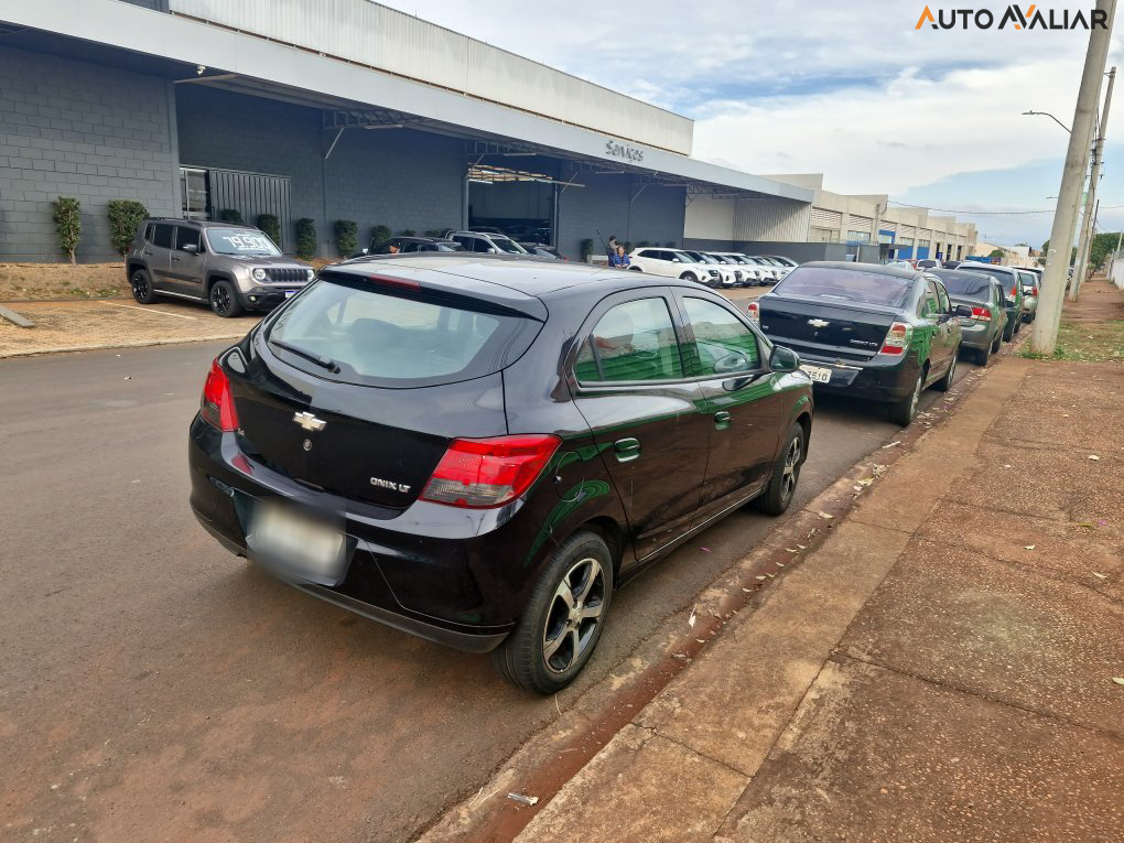 CHEVROLET ONIX 1.4 MPFI LT 8V FLEX 4P MANUAL