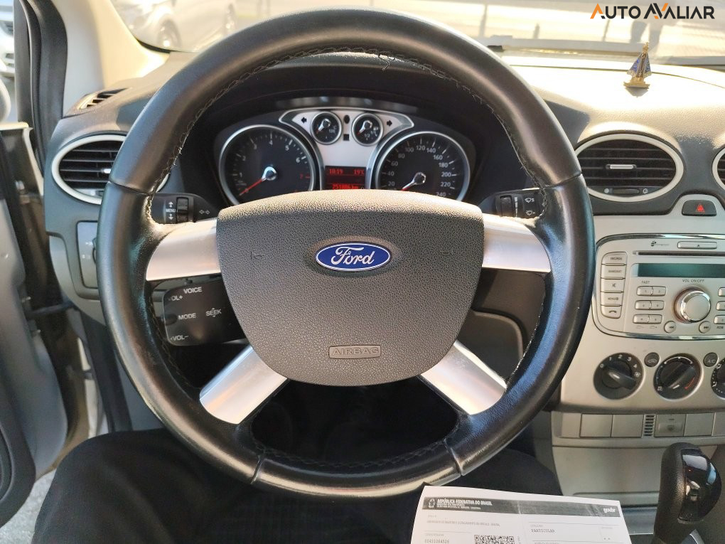 FORD FOCUS 2.0 GLX SEDAN 16V FLEX 4P AUTOMATICO