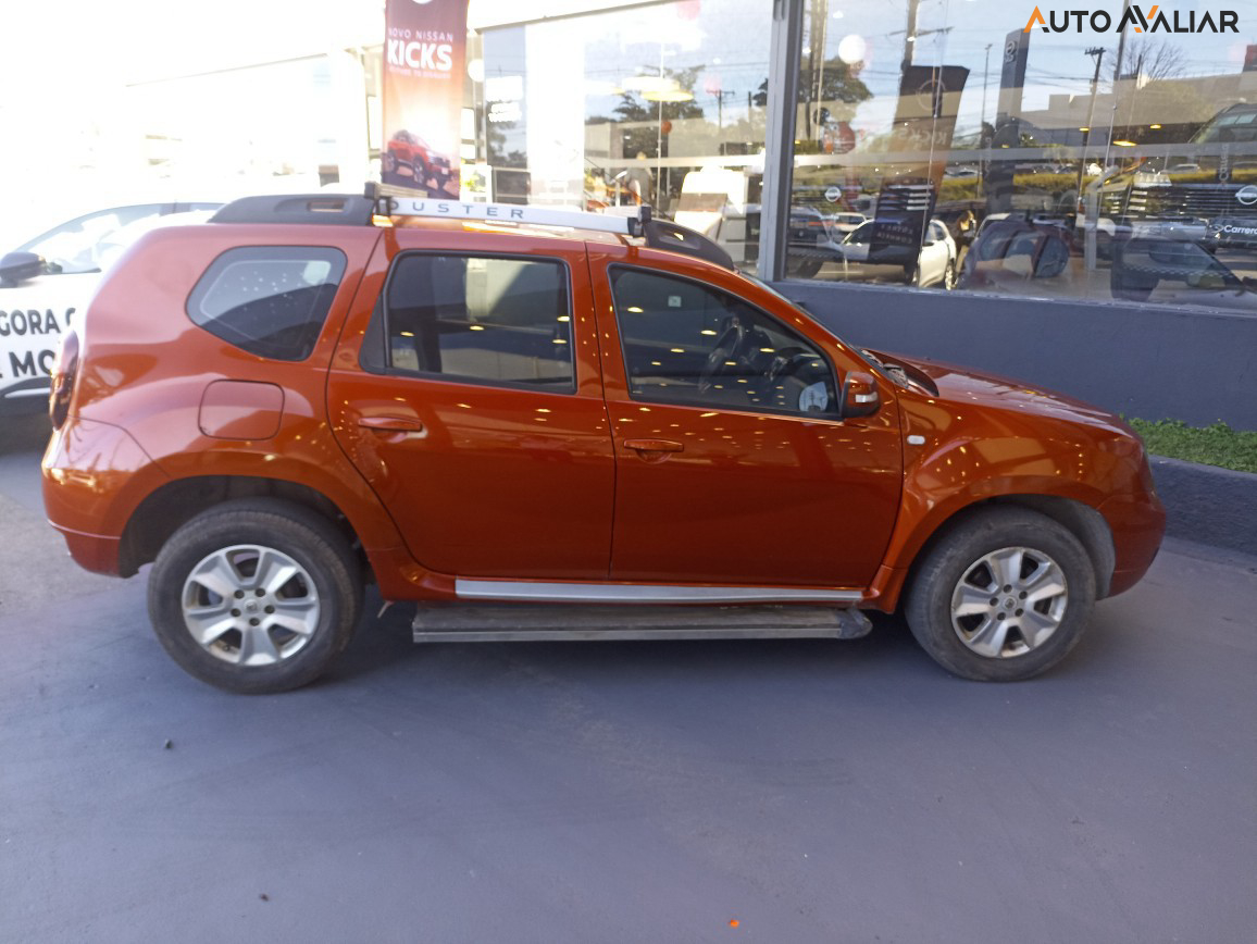 RENAULT DUSTER 2.0 DYNAMIQUE 4X2 16V FLEX 4P AUTOMATICO