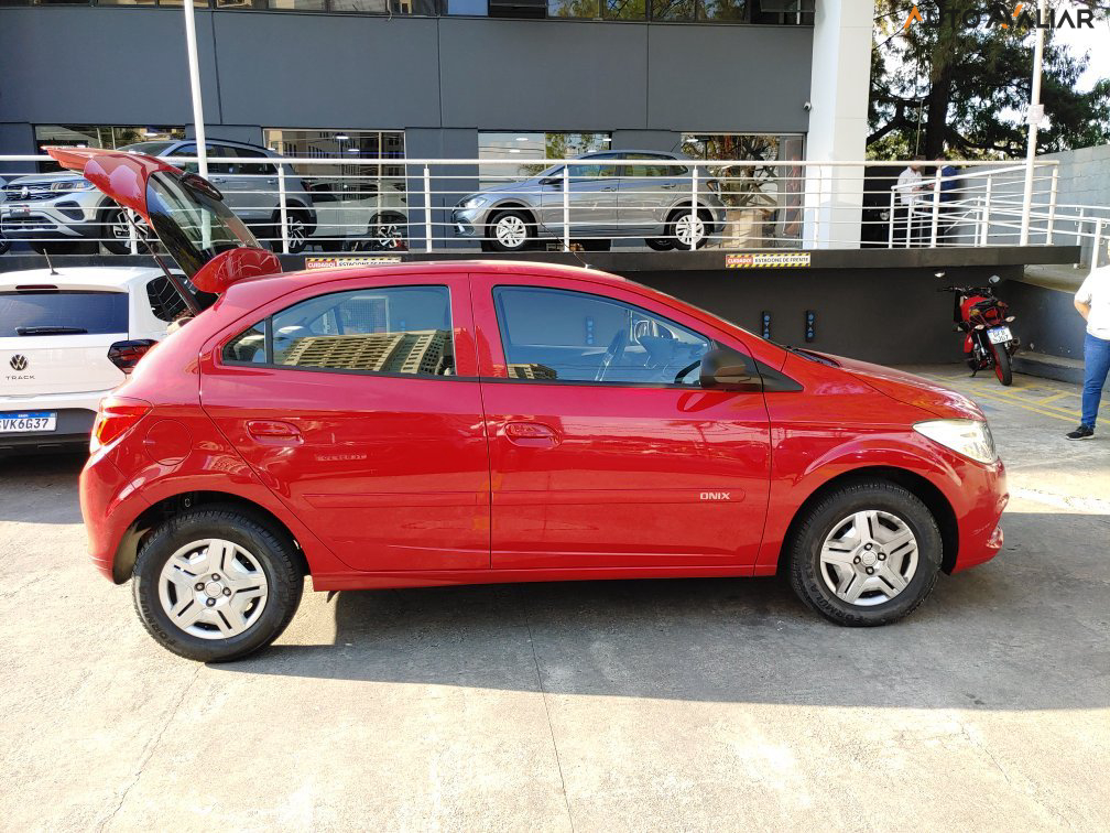 CHEVROLET ONIX 1.0 MPFI LT 8V FLEX 4P MANUAL