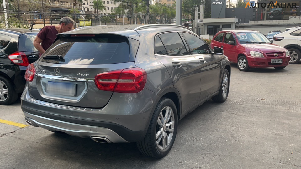 MERCEDES-BENZ GLA 200 1.6 CGI ADVANCE 16V TURBO FLEX 4P AUTOMATICO