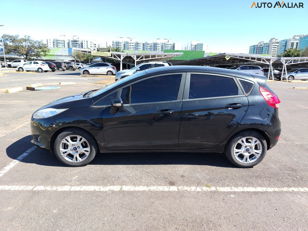 FORD FIESTA 1.6 SE HATCH 16V FLEX 4P POWERSHIFT