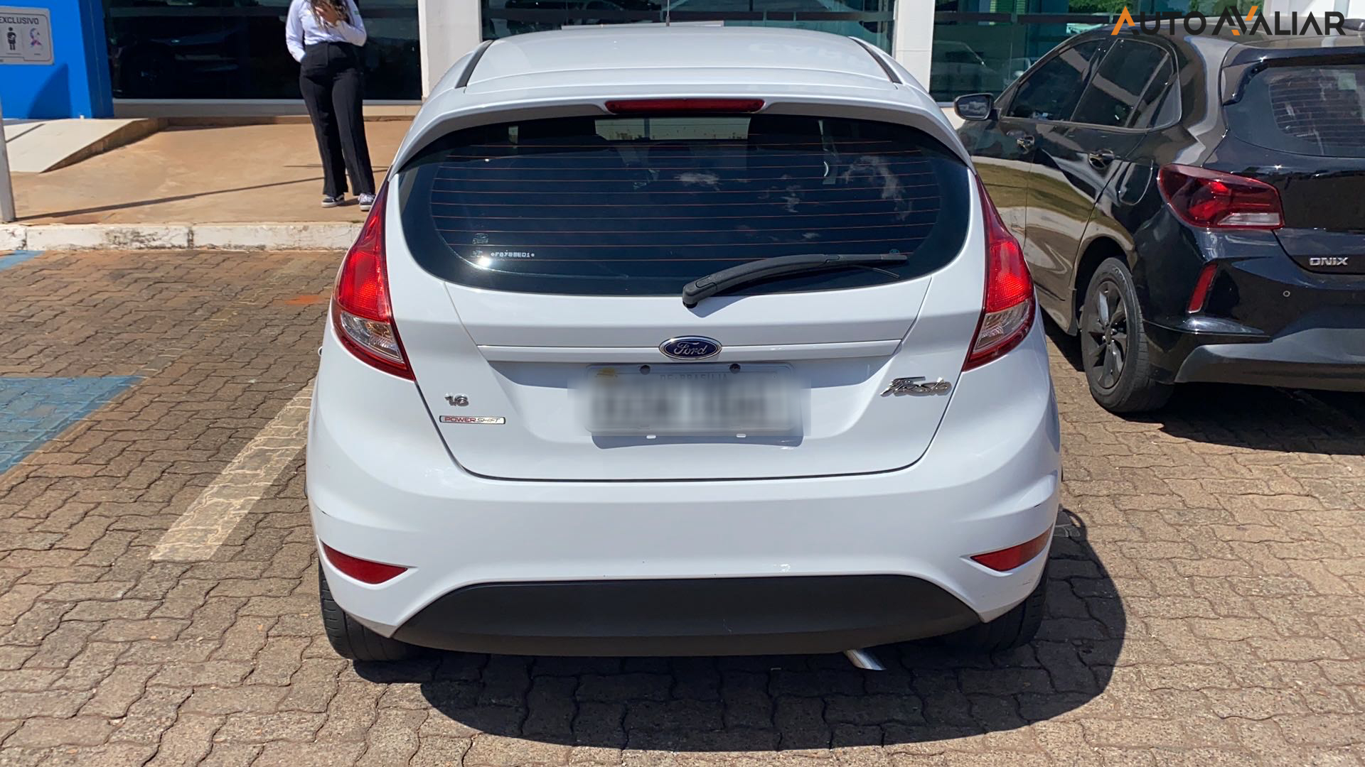 FORD FIESTA 1.6 SE HATCH 16V FLEX 4P POWERSHIFT