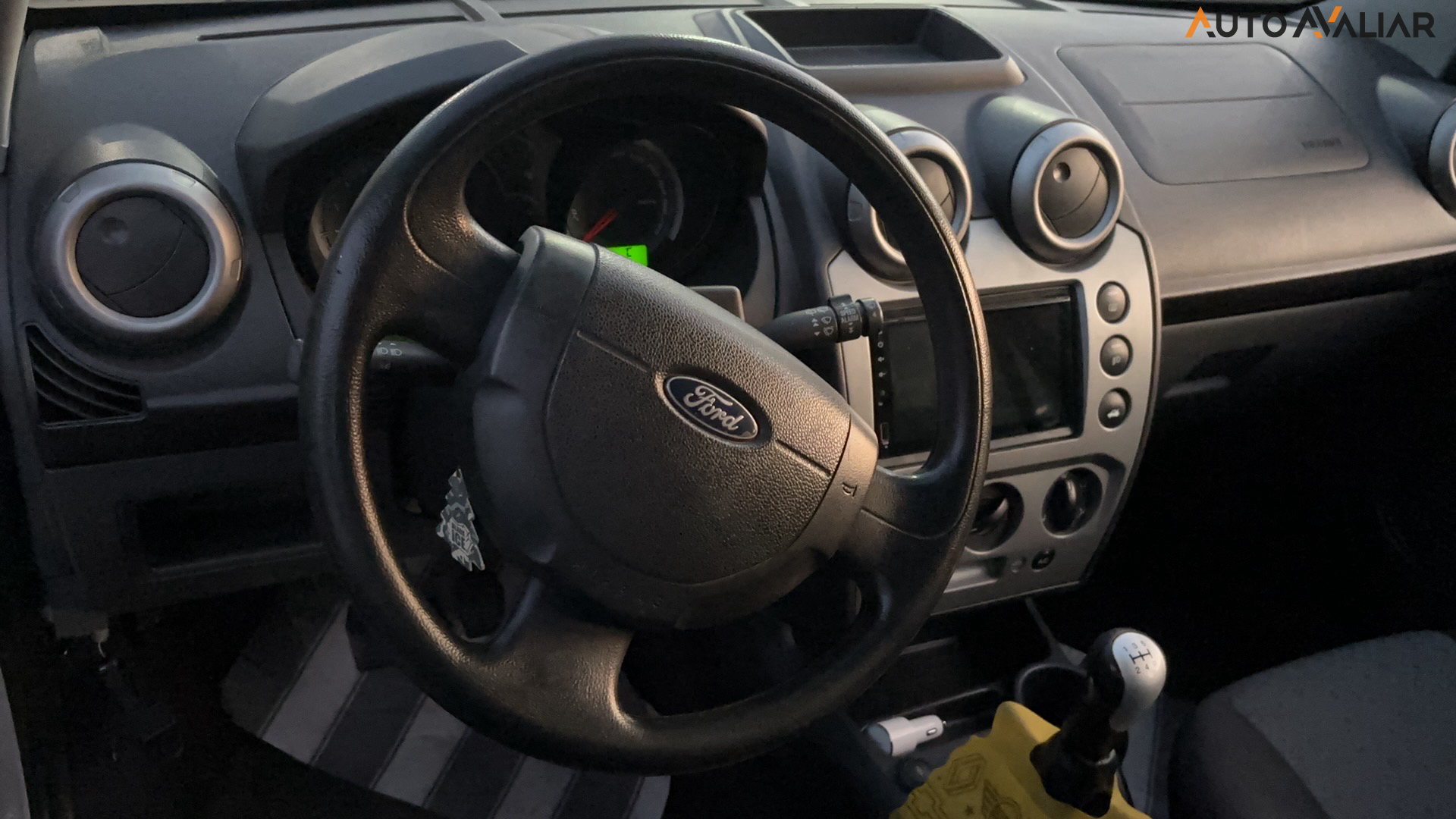 FORD FIESTA 1.0 ROCAM HATCH 8V FLEX 4P MANUAL