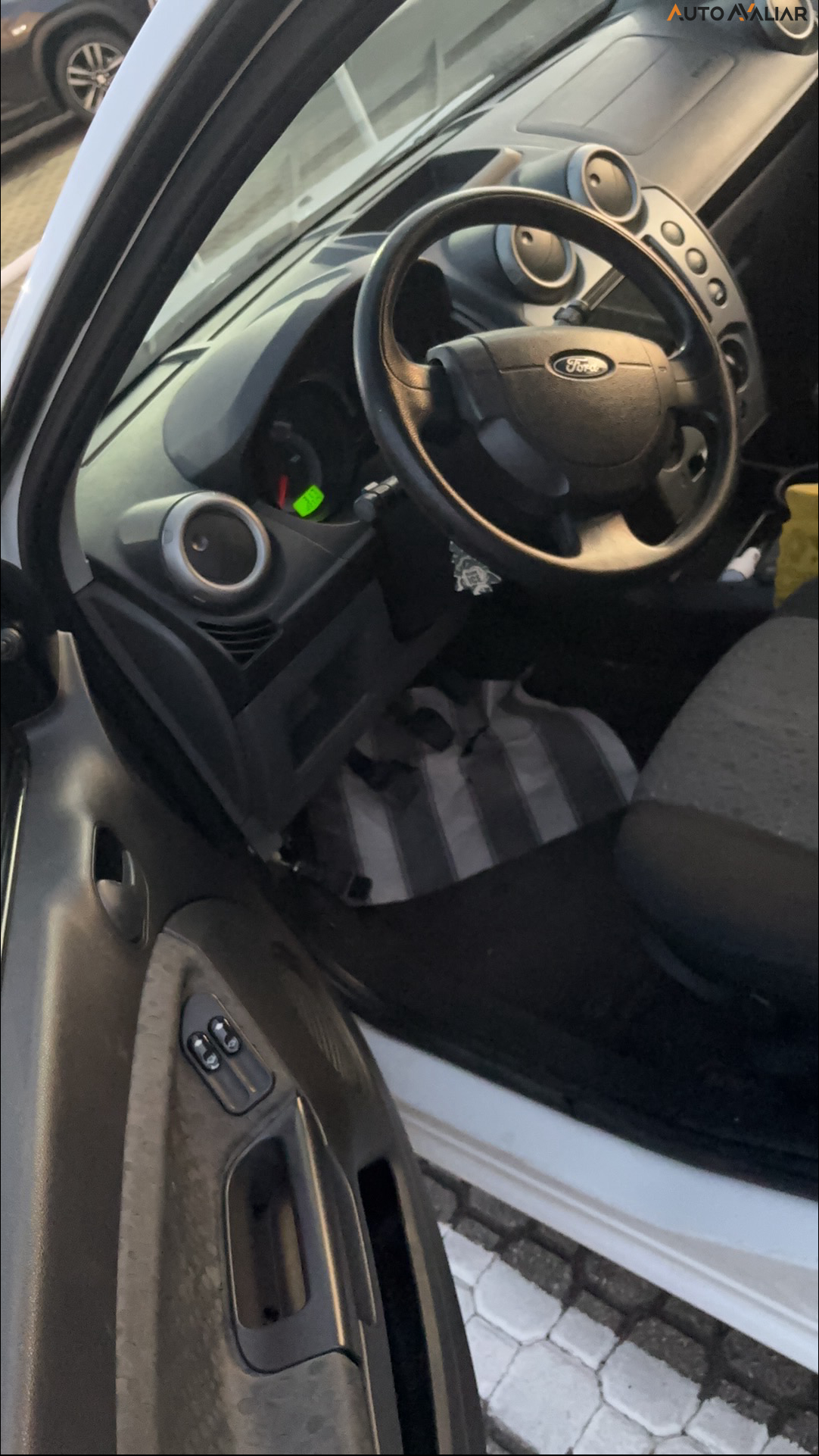 FORD FIESTA 1.0 ROCAM HATCH 8V FLEX 4P MANUAL