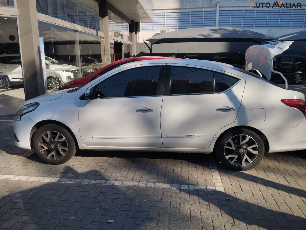 NISSAN VERSA 1.6 16V FLEXSTART UNIQUE 4P XTRONIC