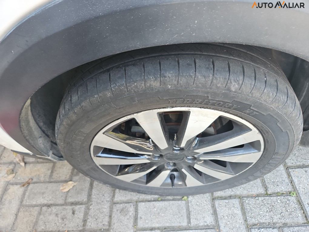 NISSAN KICKS 1.6 16V FLEXSTART SL 4P XTRONIC