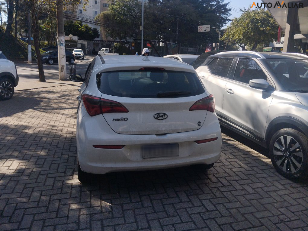 HYUNDAI HB20 1.0 COMFORT PLUS 12V FLEX 4P MANUAL