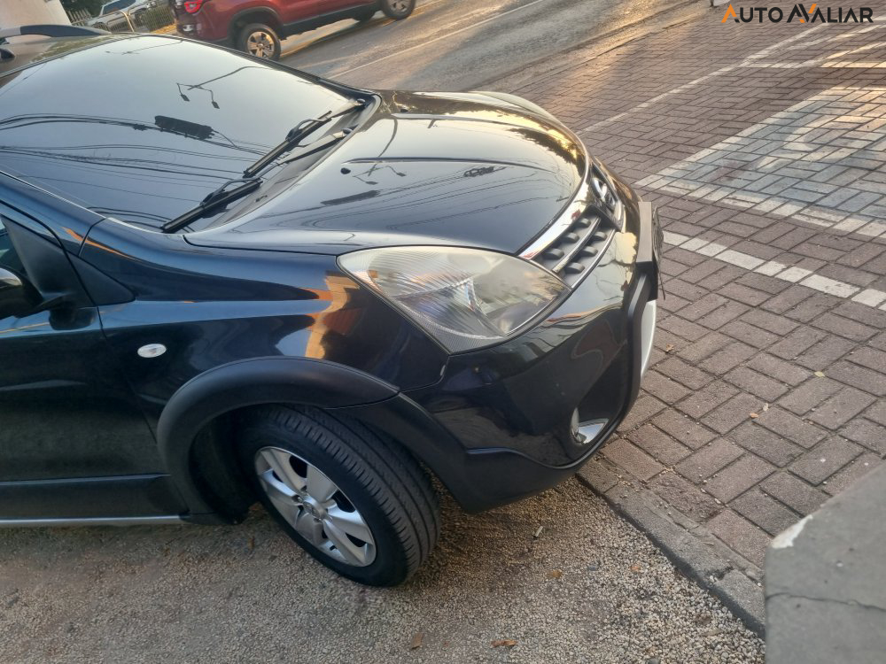NISSAN LIVINA 1.8 SL X-GEAR 16V FLEX 4P AUTOMATICO