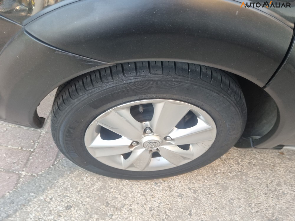 NISSAN LIVINA 1.8 SL X-GEAR 16V FLEX 4P AUTOMATICO