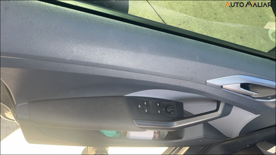 VOLKSWAGEN T-CROSS 1.0 200 TSI TOTAL FLEX AUTOMÁTICO
