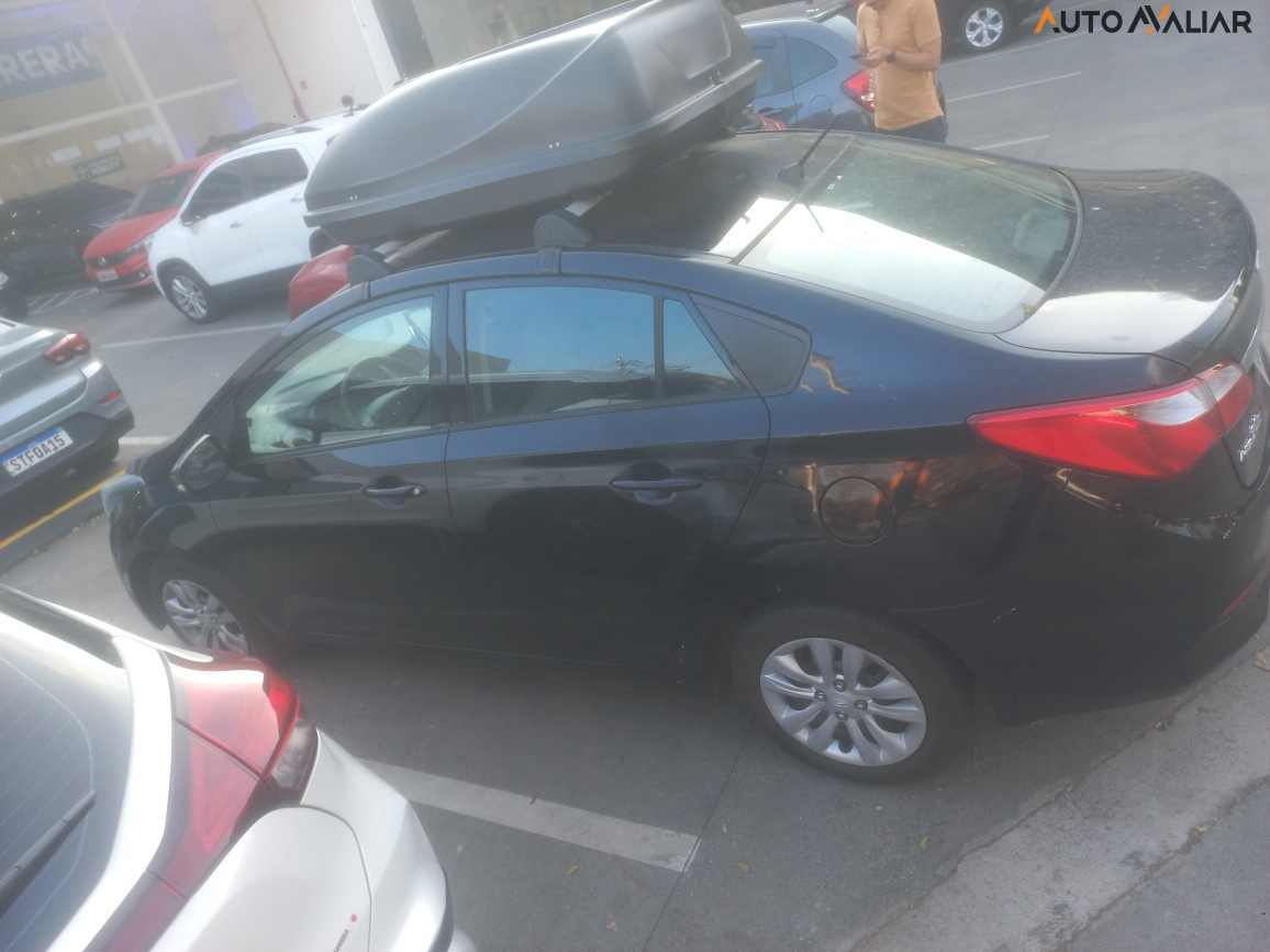 HYUNDAI HB20S 1.0 COMFORT PLUS 12V FLEX 4P MANUAL