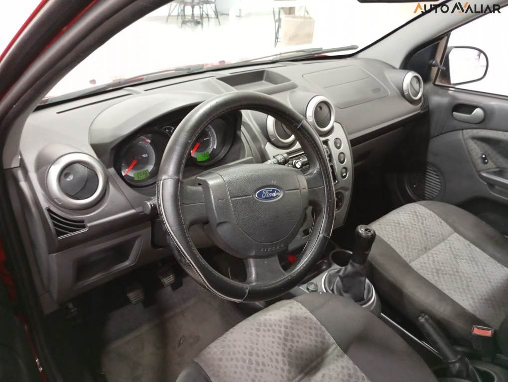 FORD FIESTA 1.6 ROCAM HATCH 8V FLEX 4P MANUAL