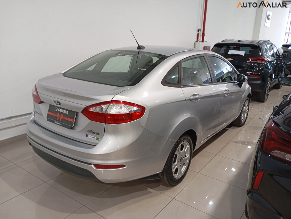 FORD FIESTA 1.6 SE SEDAN 16V FLEX 4P POWERSHIFT