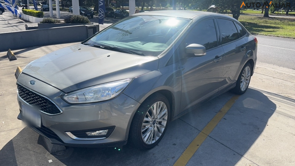 FORD FOCUS 2.0 SE FASTBACK 16V FLEX 4P POWERSHIFT