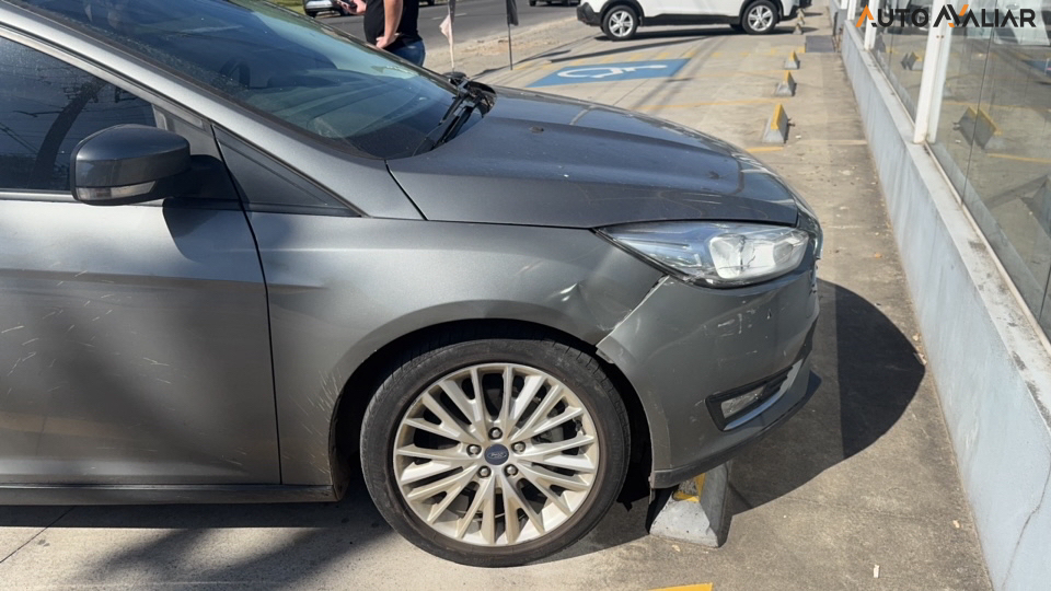 FORD FOCUS 2.0 SE FASTBACK 16V FLEX 4P POWERSHIFT