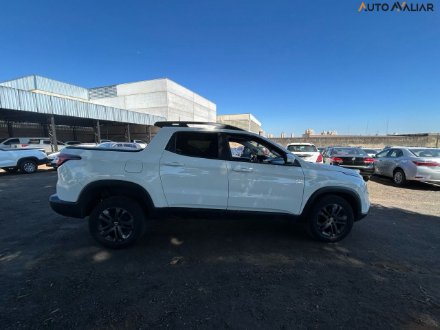 FIAT TORO 2.0 16V TURBO DIESEL FREEDOM 4WD AT9