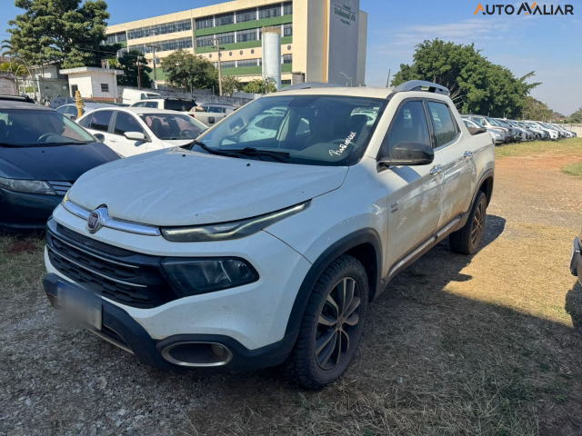 FIAT TORO 2.0 16V TURBO DIESEL VOLCANO 4WD AT9