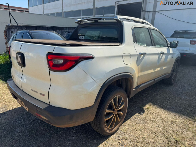 FIAT TORO 2.0 16V TURBO DIESEL VOLCANO 4WD AT9