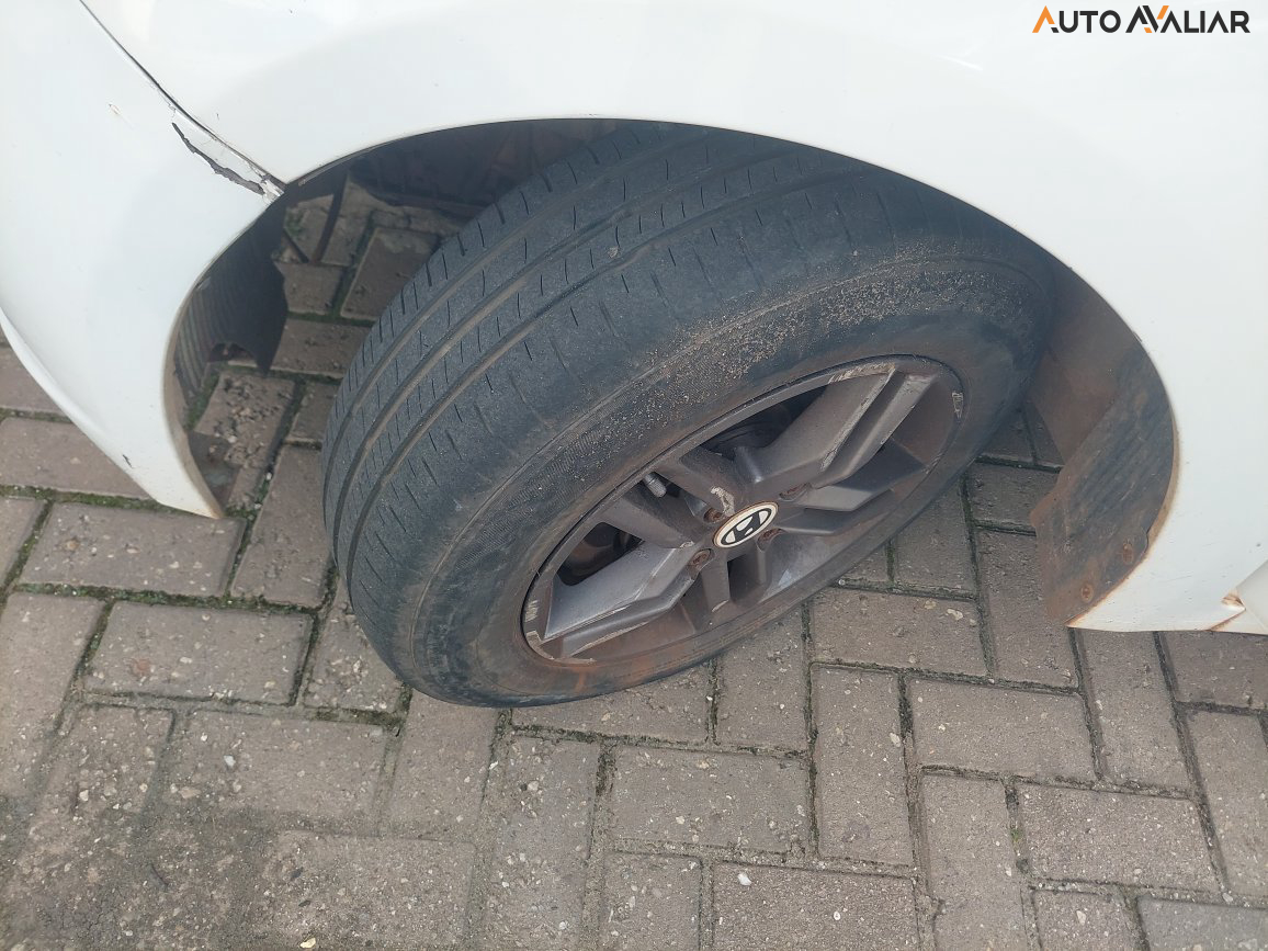 HYUNDAI HB20S 1.6 COMFORT PLUS 16V FLEX 4P AUTOMATICO