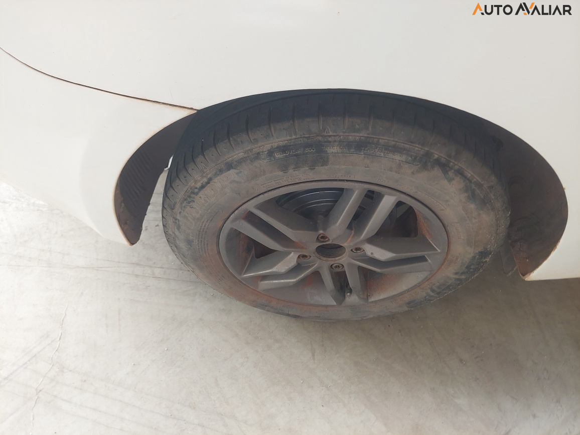 HYUNDAI HB20S 1.6 COMFORT PLUS 16V FLEX 4P AUTOMATICO