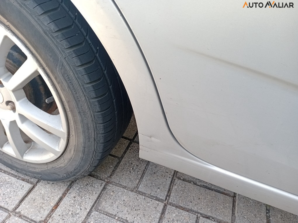 CHEVROLET SONIC 1.6 LTZ SEDAN 16V FLEX 4P AUTOMATICO