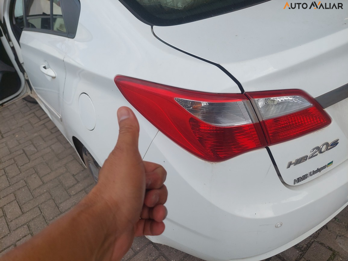 HYUNDAI HB20S 1.6 COMFORT PLUS 16V FLEX 4P AUTOMATICO