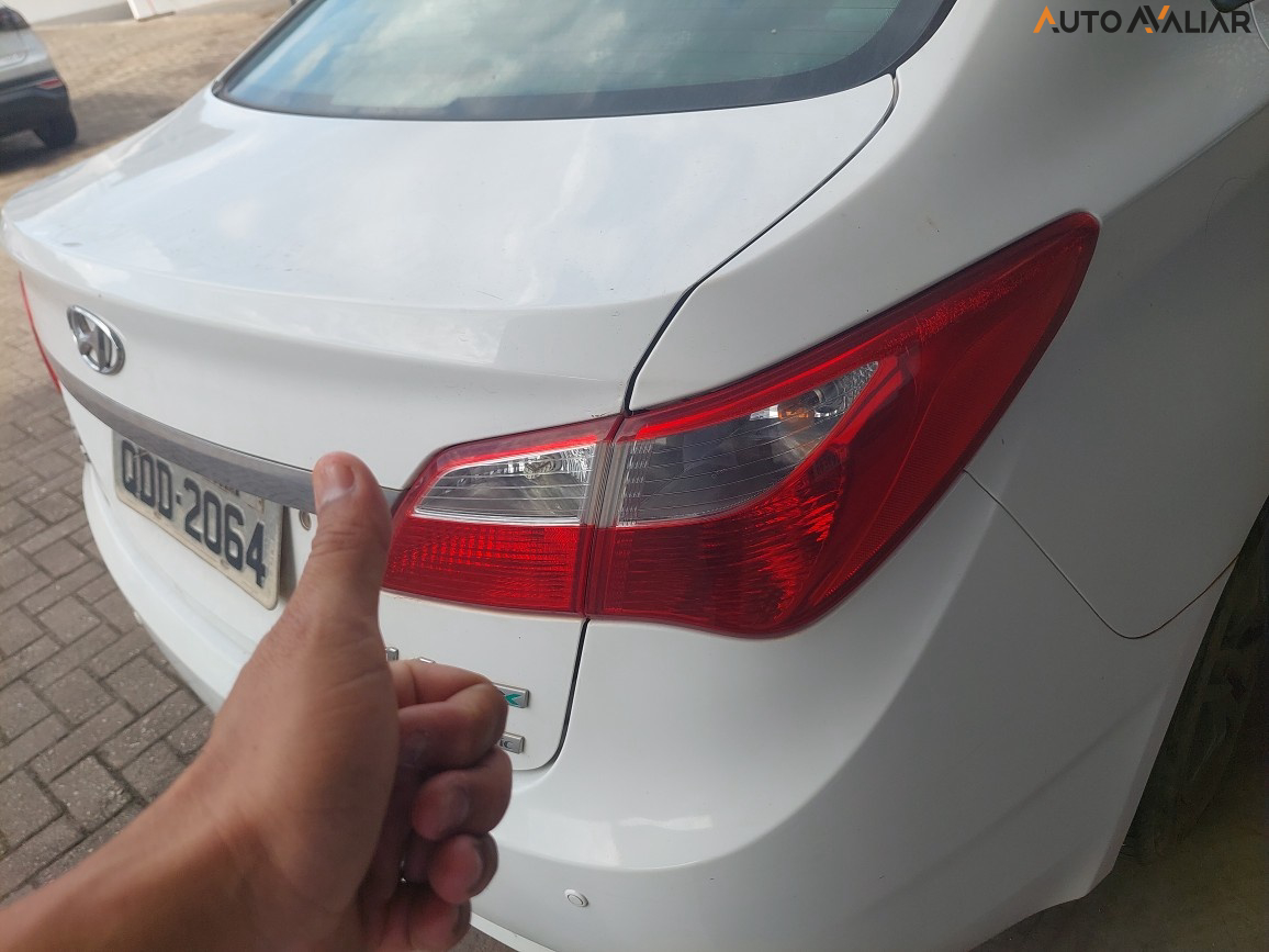 HYUNDAI HB20S 1.6 COMFORT PLUS 16V FLEX 4P AUTOMATICO