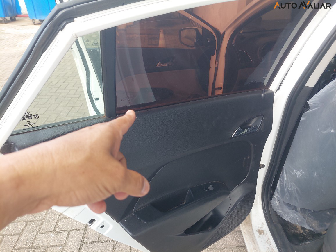 HYUNDAI HB20S 1.6 COMFORT PLUS 16V FLEX 4P AUTOMATICO