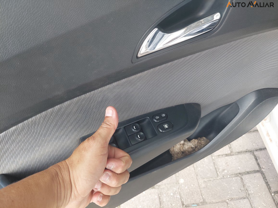 HYUNDAI HB20S 1.6 COMFORT PLUS 16V FLEX 4P AUTOMATICO